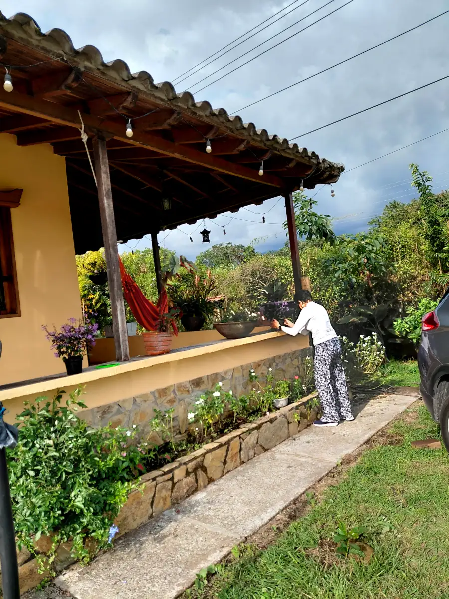 Jardín exterior de Armonía Senior.